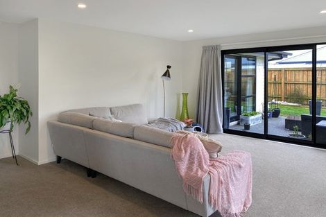 Photo of property in 33 Fairbairn Road, Rolleston, 7614