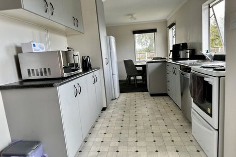 Photo of property in 24 Suzanne Grove, Kelvin Grove, Palmerston North, 4414