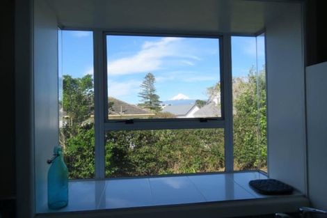 Photo of property in 37a Hamblyn Street, Strandon, New Plymouth, 4312