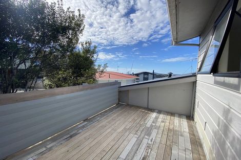 Photo of property in 54 Potter Avenue, Northcote, Auckland, 0627