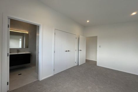 Photo of property in 8/18 Sylvan Crescent, Te Atatu South, Auckland, 0610