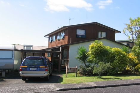 Photo of property in 15 Willow Avenue, Birkenhead, Auckland, 0626