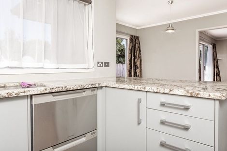 Photo of property in 11a Barron Drive, Green Bay, Auckland, 0604