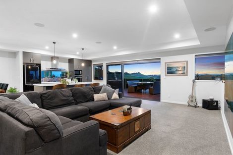 Photo of property in 266 Ballintoy Park Drive, Welcome Bay, Tauranga, 3175
