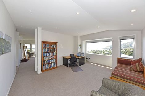 Photo of property in 2 Challenger Lane, Redcliffs, Christchurch, 8081