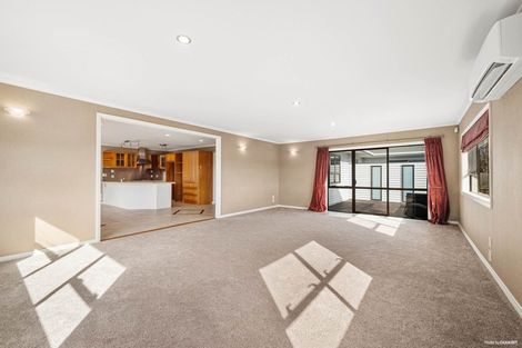Photo of property in 2 Harding Avenue, Te Atatu South, Auckland, 0610