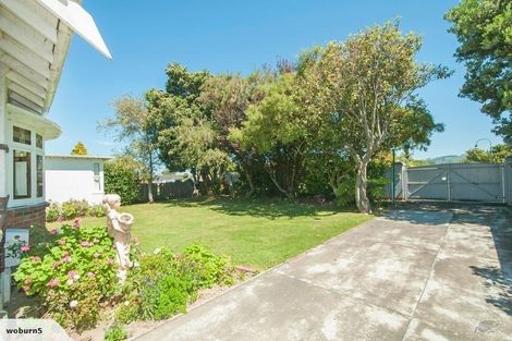 Photo of property in 24 Ludlam Crescent, Woburn, Lower Hutt, 5010