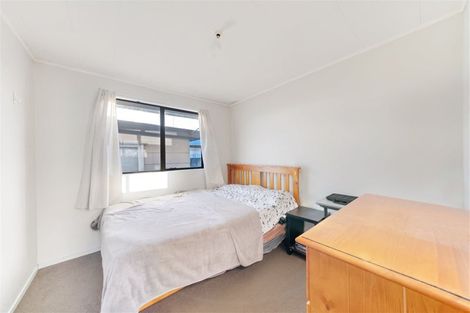 Photo of property in 2/28 Kennington Drive, Clendon Park, Auckland, 2103