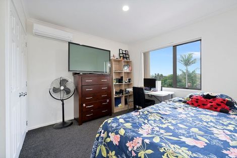 Photo of property in 15 Lake Panorama Drive, Henderson, Auckland, 0612