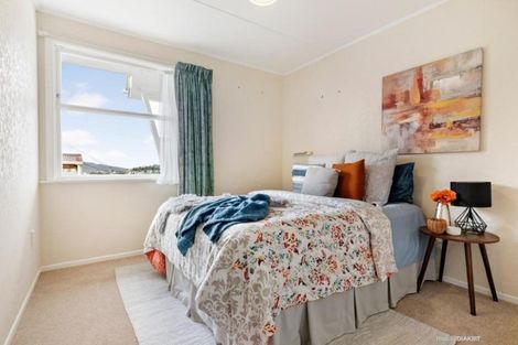 Photo of property in 8 Diane Grove, Paparangi, Wellington, 6037