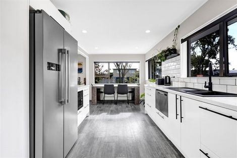 Photo of property in 8 Jade Place, Bell Block, New Plymouth, 4312