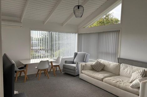 Photo of property in 1/14b Camrose Place, Glenfield, Auckland, 0629