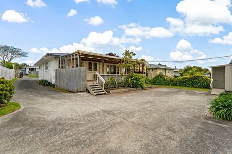 Photo of property in 30 Ozich Avenue, Te Atatu South, Auckland, 0610