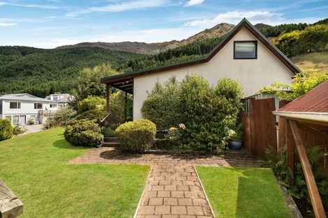 Photo of property in 1b Dart Place, Fernhill, Queenstown, 9300
