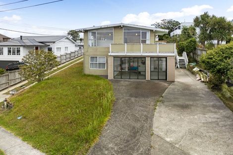 Photo of property in 3 Huka Road, Birkenhead, Auckland, 0626