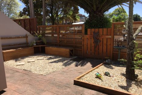 Photo of property in 1/13 John Jennings Drive, Oteha, Auckland, 0632