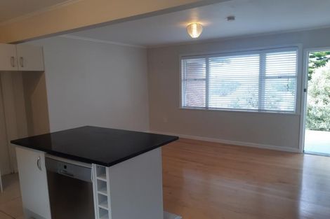 Photo of property in 2/15 East Coast Road, Milford, Auckland, 0620