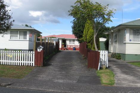 Photo of property in 5 Clinton Avenue, Te Atatu Peninsula, Auckland, 0610