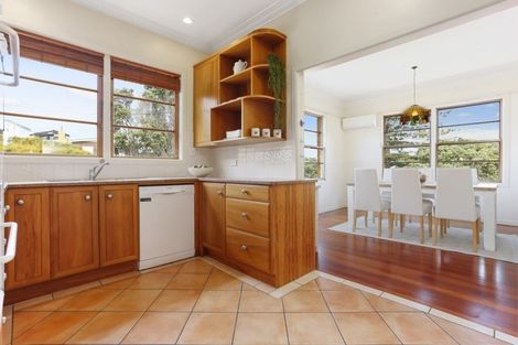 Photo of property in 2 Gulf Road, Murrays Bay, Auckland, 0630