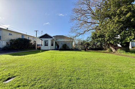 Photo of property in 137 Birkenhead Avenue, Birkenhead, Auckland, 0626
