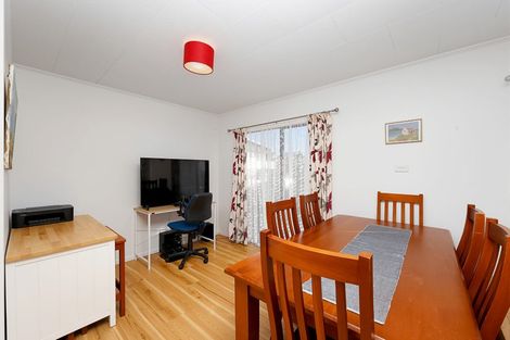 Photo of property in 1/19 Pine Avenue, Henderson, Auckland, 0612