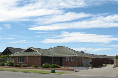 Photo of property in 431b Mairehau Road, Parklands, Christchurch, 8083