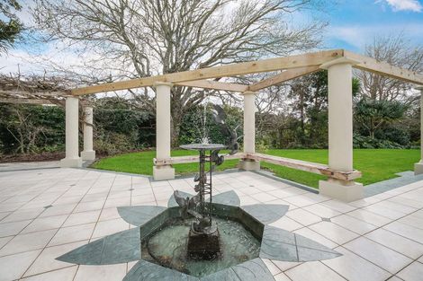 Photo of property in 9 Laingholm Drive, Laingholm, Auckland, 0604