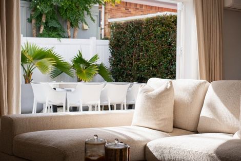 Photo of property in 2/6 Marsh Avenue, Forrest Hill, Auckland, 0620