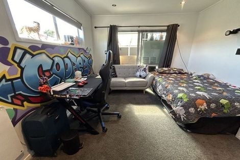 Photo of property in 24 Springtime Crescent, Stanmore Bay, Whangaparaoa, 0932