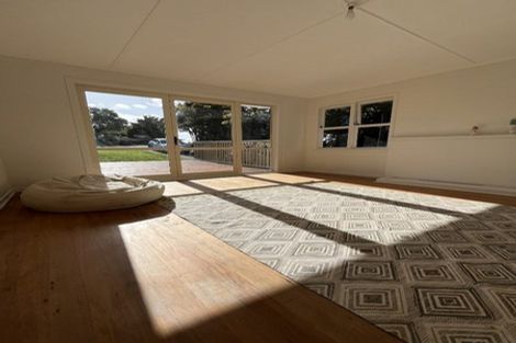 Photo of property in 17 Collingwood Road, Waiuku, 2123
