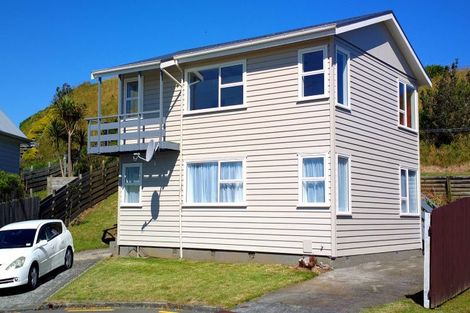 Photo of property in 1/43 Edgecombe Street, Newlands, Wellington, 6037