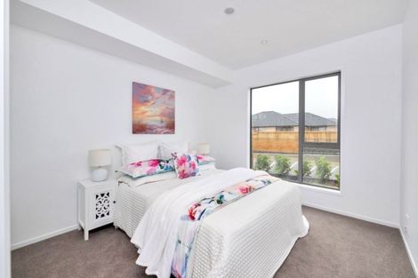 Photo of property in 3/27 Dida Park Drive, Kumeu, 0810