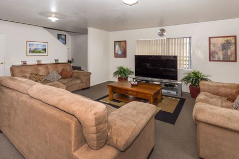 Photo of property in 518 Great South Road, Rosehill, Papakura, 2113