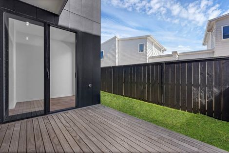 Photo of property in 6e Cascades Road, Pakuranga Heights, Auckland, 2010