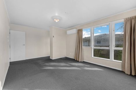 Photo of property in 76 Cambridge Terrace, Papatoetoe, Auckland, 2025
