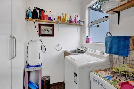 Photo of property in 20 Dudley Road Lower, Inglewood, 4386