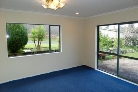 Photo of property in 13 Fleetwood Drive, Henderson, Auckland, 0612