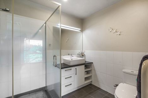 Photo of property in 29 Schopolo Place, Schnapper Rock, Auckland, 0632