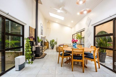 Photo of property in 719 Scenic Drive, Henderson Valley, Auckland, 0612