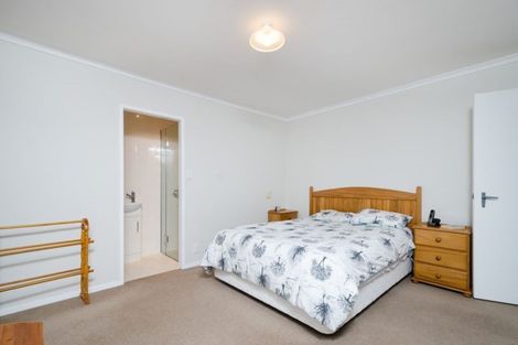 Photo of property in 2 Matuhi Rise, Henderson, Auckland, 0612