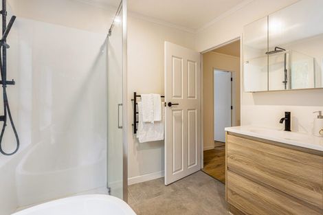 Photo of property in 56 Tanekaha Road, Titirangi, Auckland, 0604