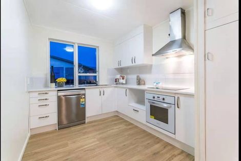 Photo of property in 100 Universal Drive, Henderson, Auckland, 0610