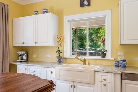 Photo of property in 41 Stanley Point Road, Stanley Point, Auckland, 0624