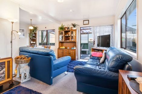 Photo of property in 488 Swanson Road, Ranui, Auckland, 0612