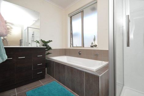 Photo of property in 82 Seventh View Avenue, Beachlands, Auckland, 2018