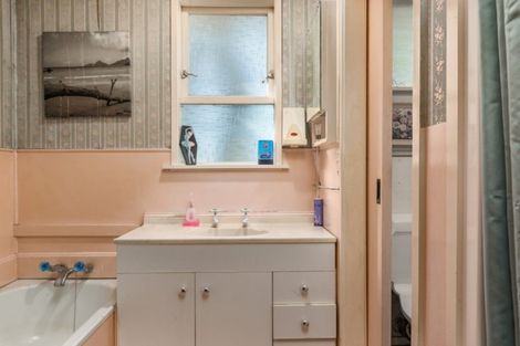 Photo of property in 29 Mawney Road, Henderson, Auckland, 0610