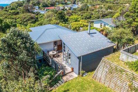 Photo of property in 8 Muri Road, Pukerua Bay, 5026