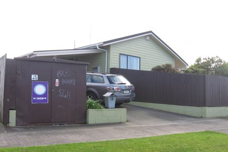 Photo of property in 41 Raglan Avenue, Cloverlea, Palmerston North, 4412