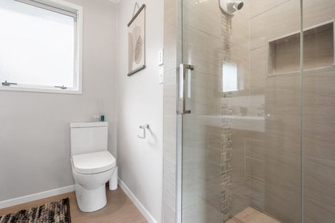 Photo of property in 6 Ancona Lane, Goodwood Heights, Auckland, 2105