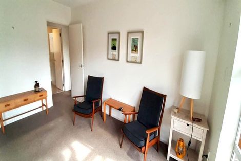 Photo of property in 2/20 Hinau Street, New Lynn, Auckland, 0600